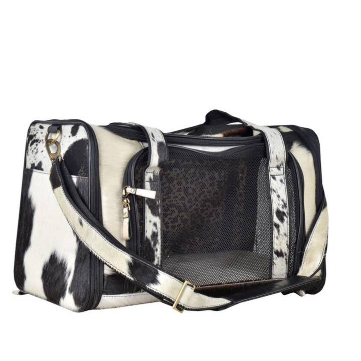 The Sterling Gypsy - Vente Caisse de transport – chat et chien - Sac de transport personnalisé en peau de vache noire et blanche avec nom de votre animal ou marque de ferme – pour chien, chat ou petit animal3