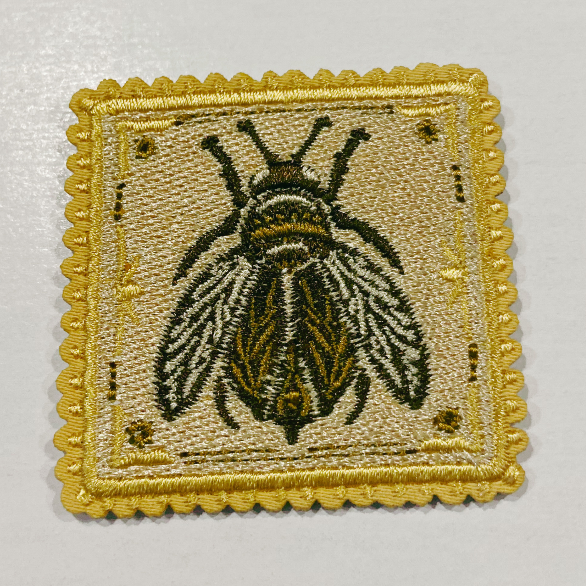 TEELUX - Wholesale Patch - 2" Bee -  Embroidered Hat Patch2