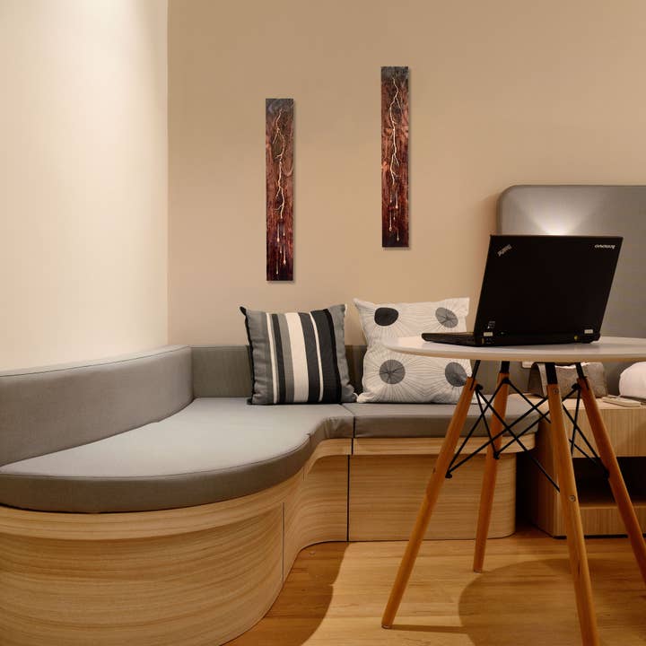 Lightning for wholesale by 7055 Inc