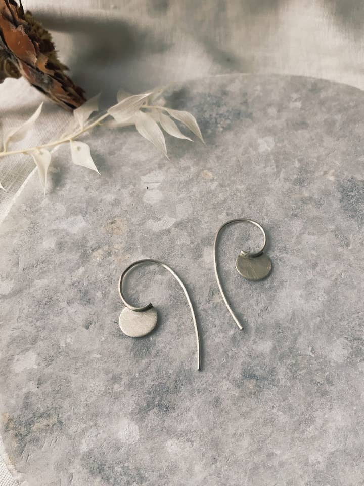 Pequena argola de disco prateada por atacado de Modern Madini