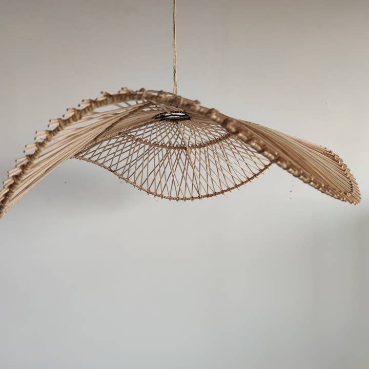 Office Objets - Wholesale Chandelier/Hanging Light - Rattan pendant or light fixture in the shape of a wavy circular tray with latticework D:75164