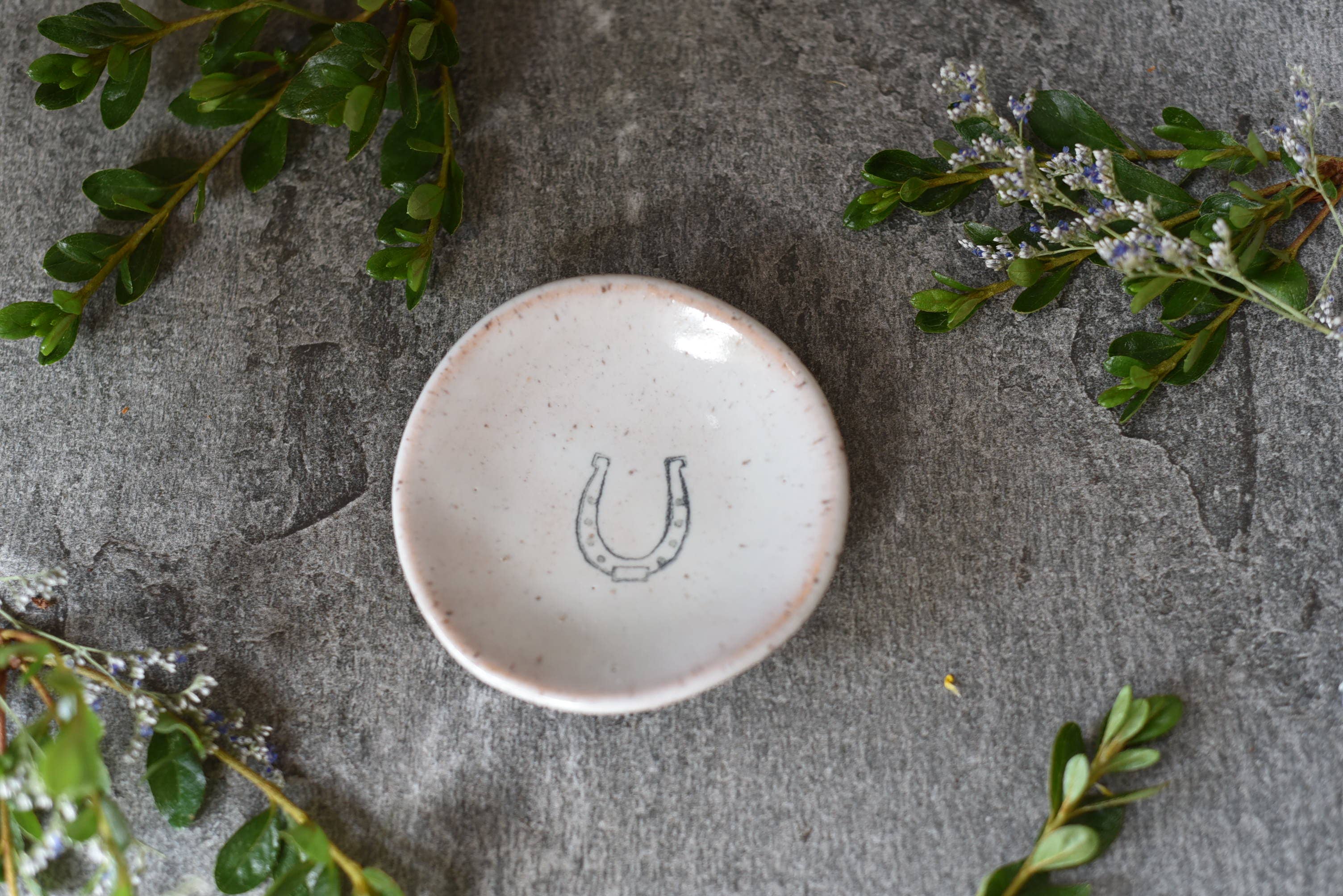 Mud & Maker - Wholesale Jewelry Dish - Ring Dish - Horseshoe