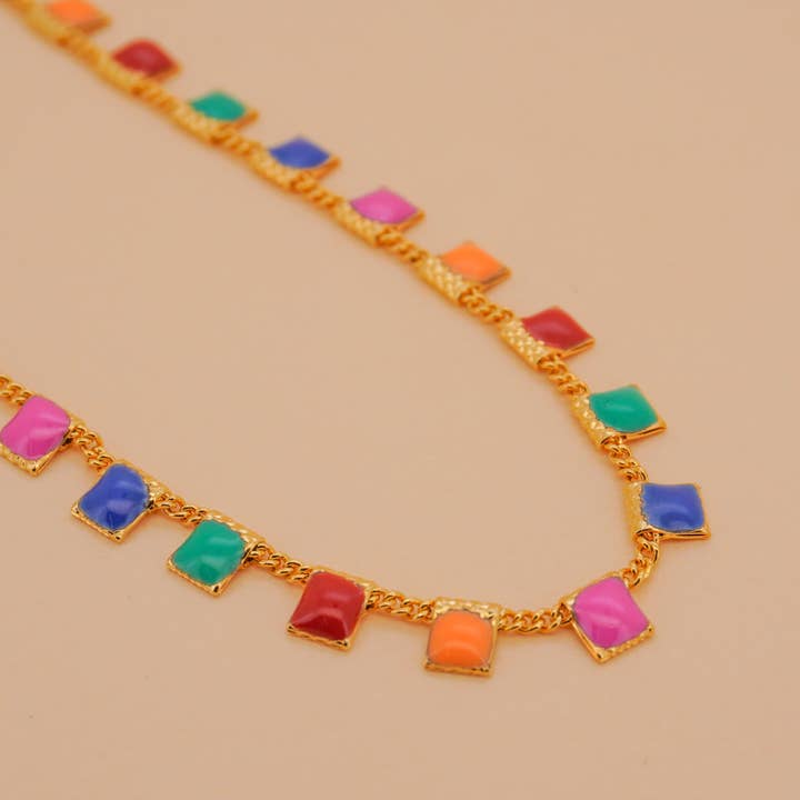 Collier ras du cou arc-en-ciel en émail carré pour la vente par Paulina Otero