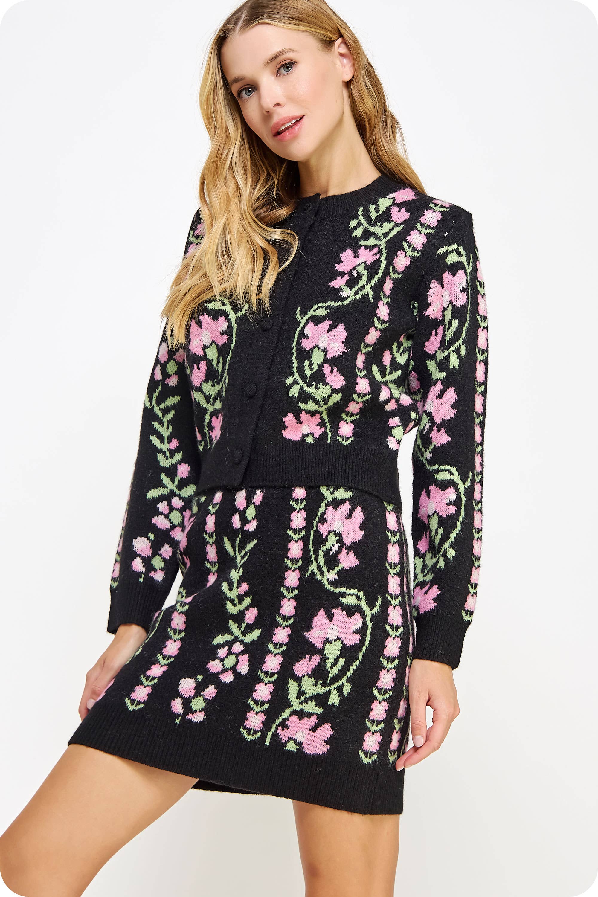 Strut & Bolt - Venta al por mayor Cárdigan - Mujer - Cárdigan tipo suéter con intarsia floral8