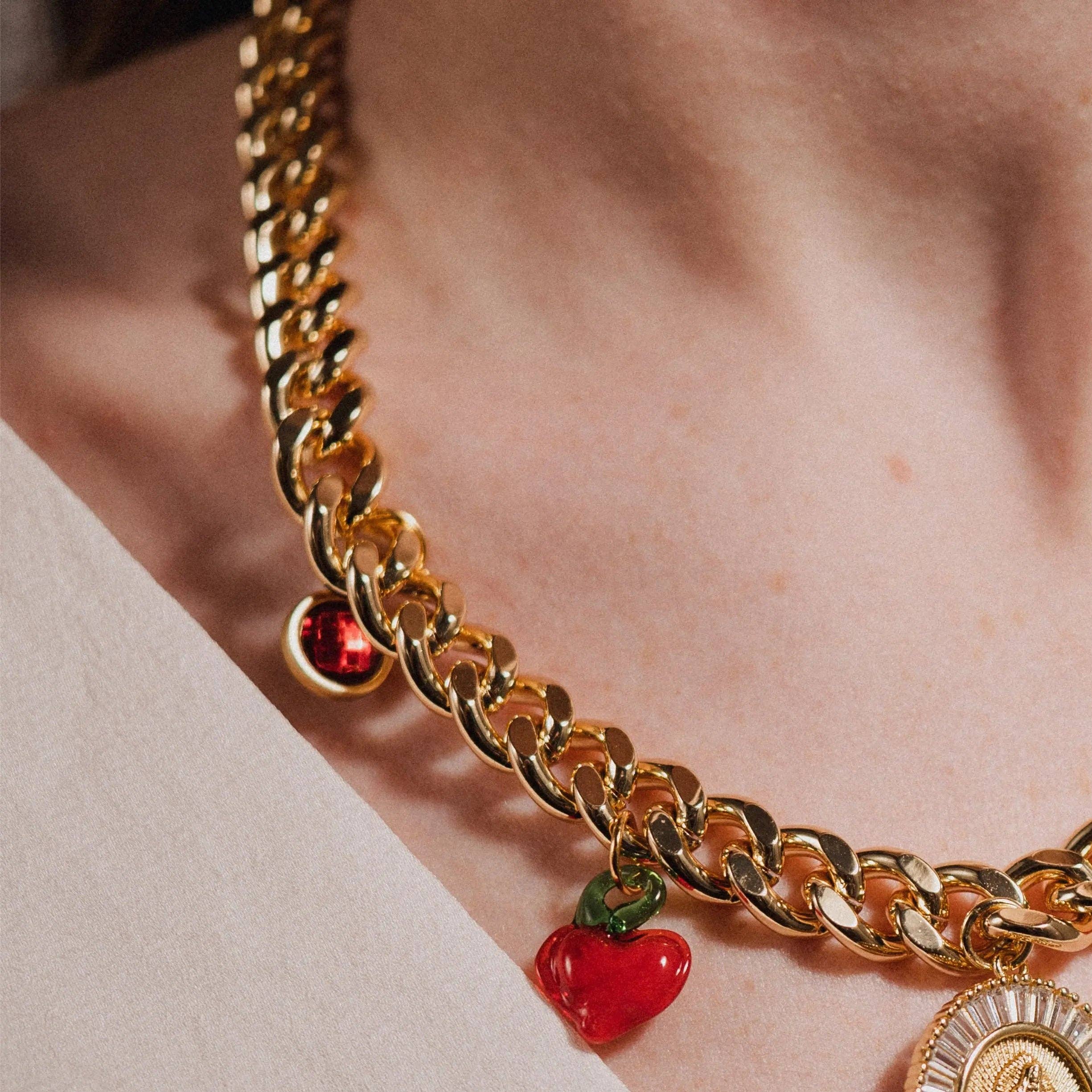 PHOEBE´S – Engroshandel Halskæde med vedhæng – Jomfru Maria halskæde, katolsk smykke1