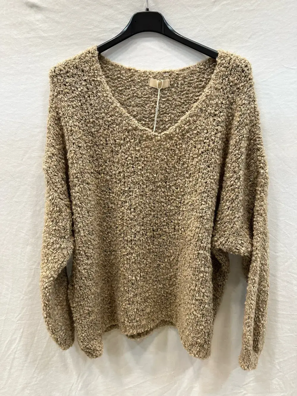 Mimi & Gogo – wholesale Pullovertröja - Dam – Oversized boucletröja i ull och alpaca1