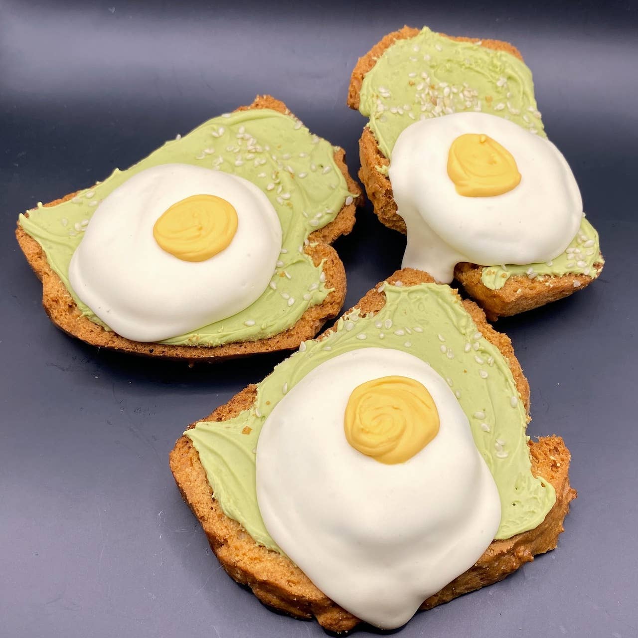 Pupcakes and Pawstries Barkery - Wholesale Pet Treats - Dog - "Avocado" Toast w/ "Fried Egg" Organic Dog Cookie1
