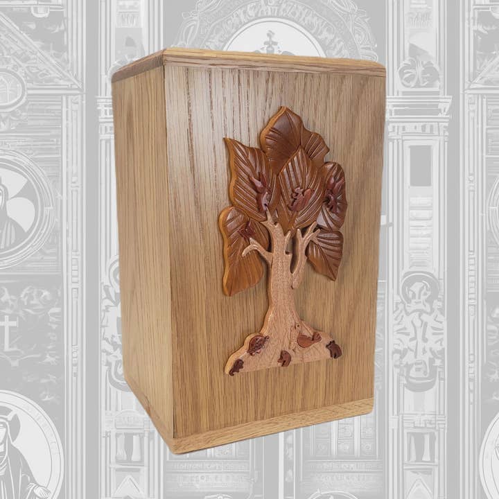 Urne en bois faite à la main, Arbre de Vie pour la vente par Positive Urns