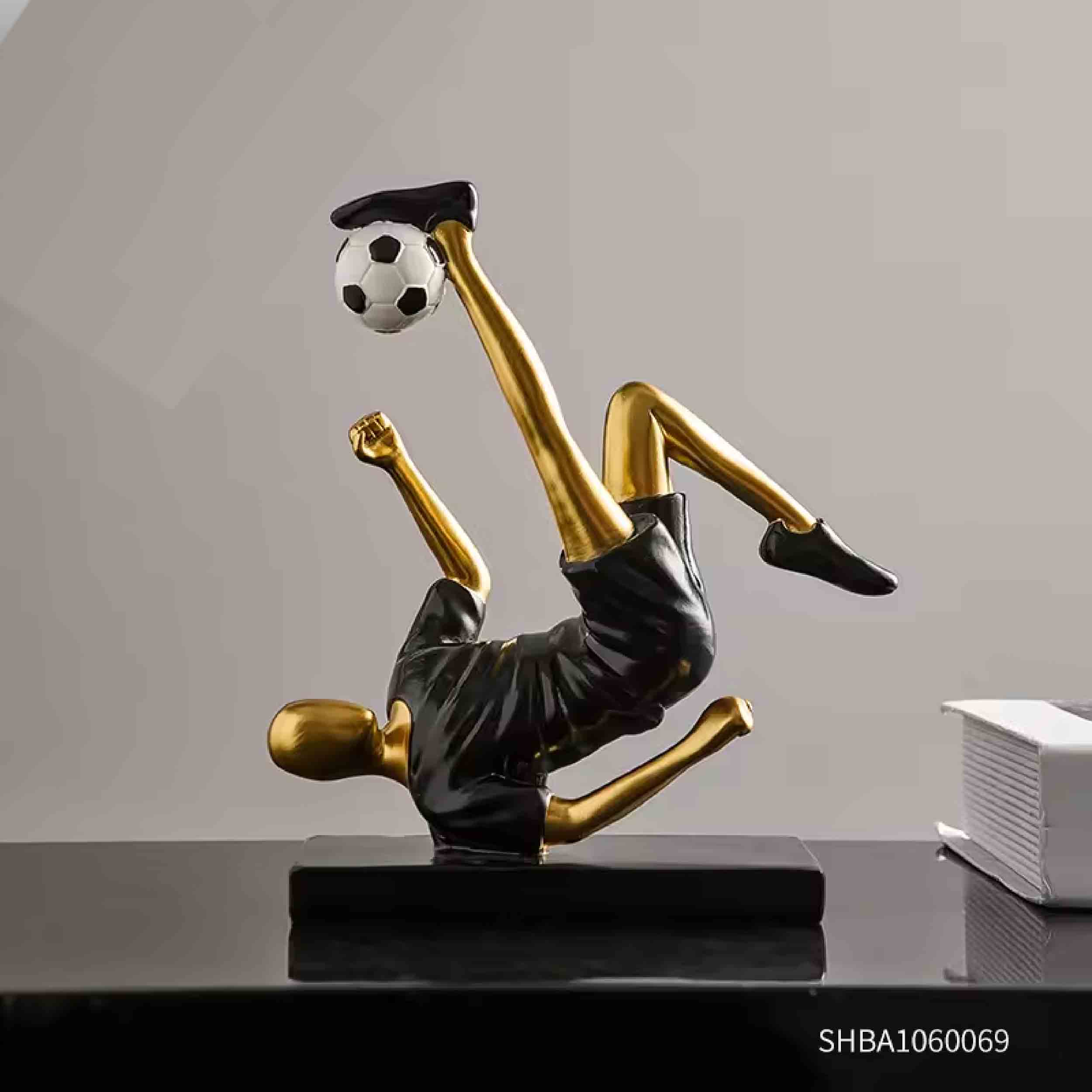 La Bella Monte - Wholesale Decorative Figurine - Football Player Statue For Holiday Décor3