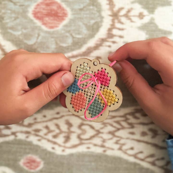 Cotton Twist (USA DUTIES PAID) - Wholesale DIY craft kit – Child - Make Your Own Flower Cross Stitch Keyring5