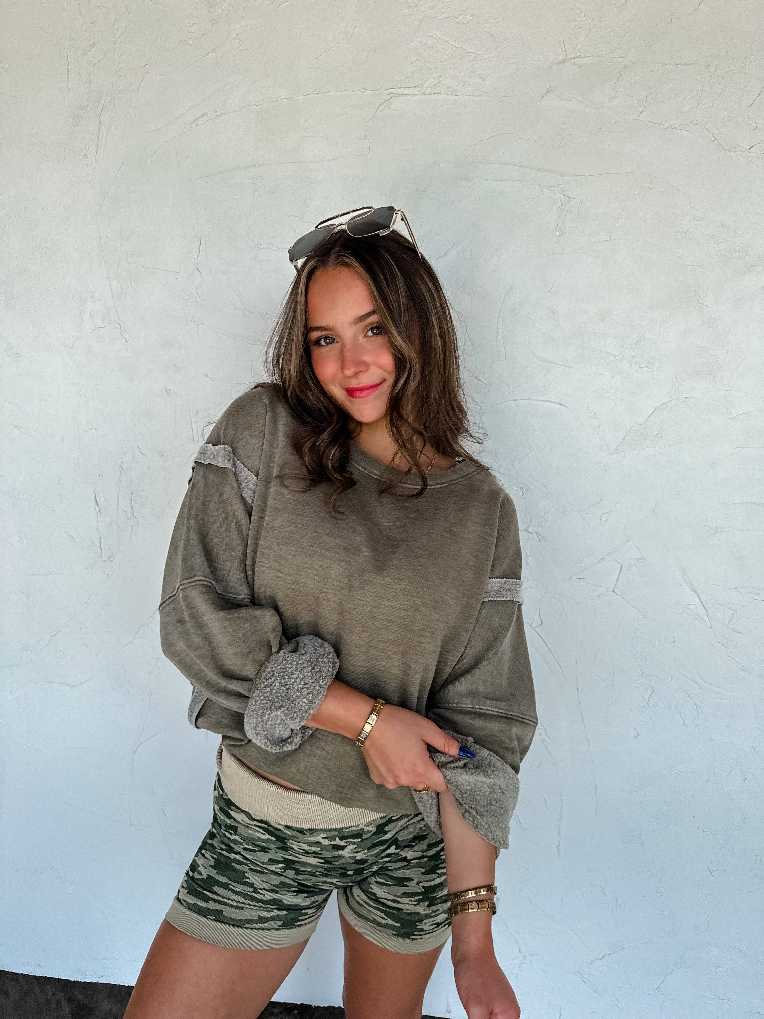 BLAKELEY - Wholesale Sweatshirt - Women's - FALL COLORS CLASSIC CREW PULLOVER0