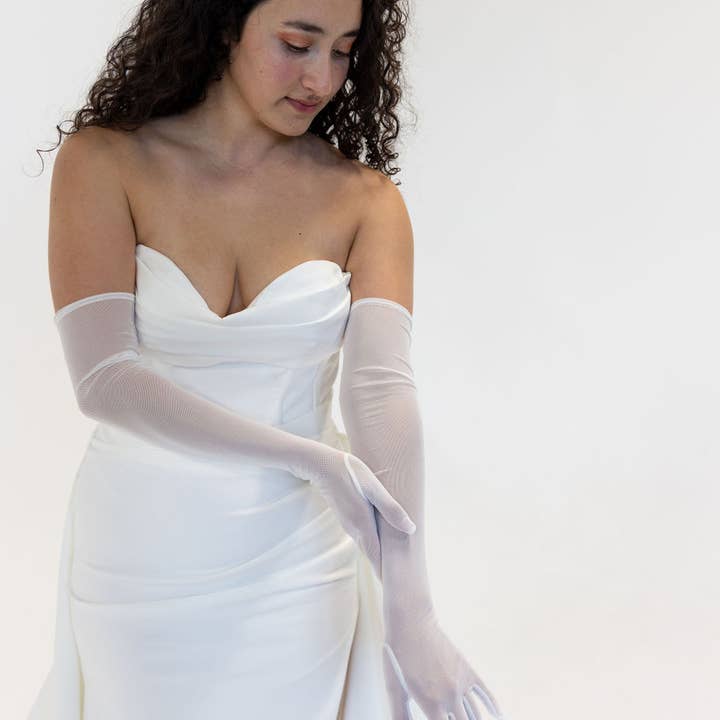 Petite Mariee Boutique – wholesale Gloves – Women's – Hailey Sheer Mesh Bridal Gloves1