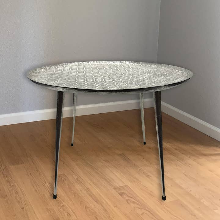 Ronde nickel tafel met vier poten voor wholesale door India Handicrafts Inc