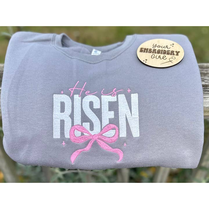 Sweat-shirt JERZEES brodé "Il est ressuscité" pour la vente par Your Embroidery Girl