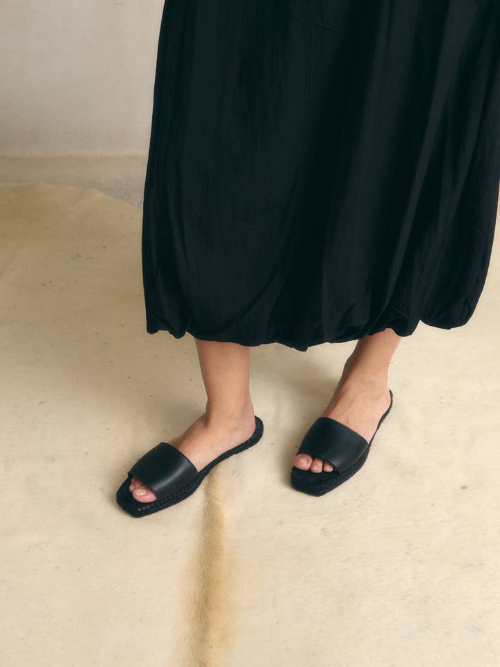 Rosalina Black Flats for wholesale by Jutelaune