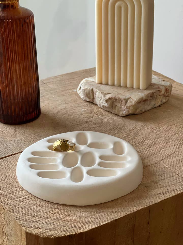 Plateau Bagues - Décoration en Jesmonite pour la vente par L'atelier d'à côté