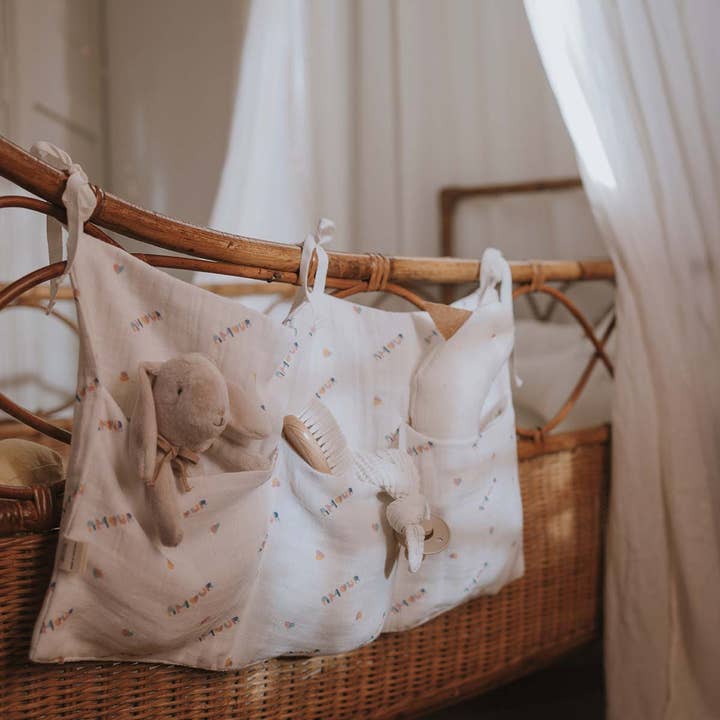 ORGANIZADOR DE CAMA MATHILDE AMOUR y otras tendencias de Resultados para para cotillon al por mayor. Devoluciones gratuitas y condiciones de pago a 60 días en Faire en Faire.