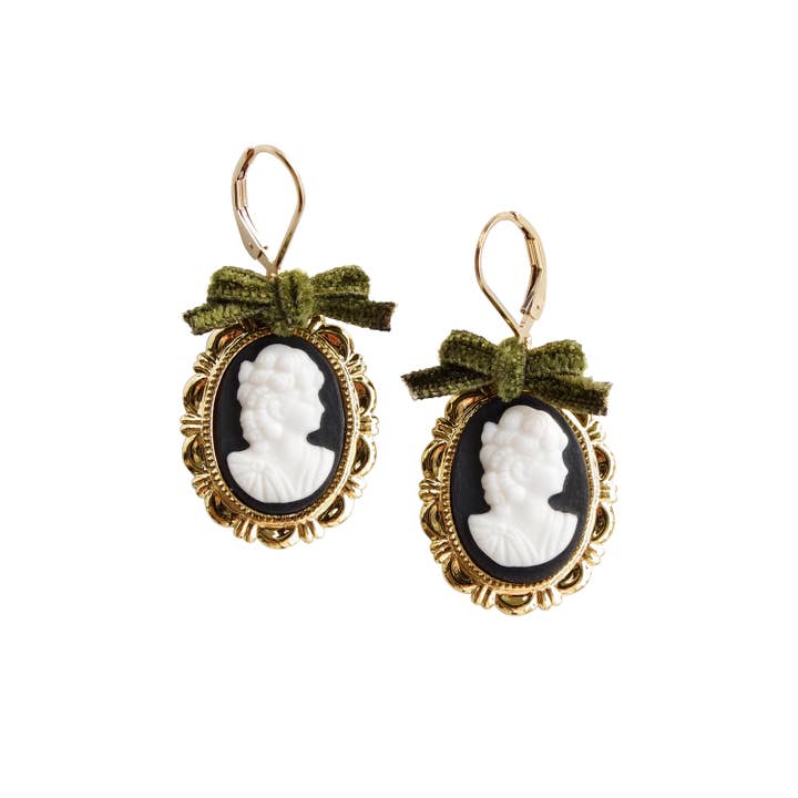 POPORCELAIN - Wholesale Hangende/ronde oorbellen - Dark Romance Goddess ovale porseleinen cameo-oorbellen