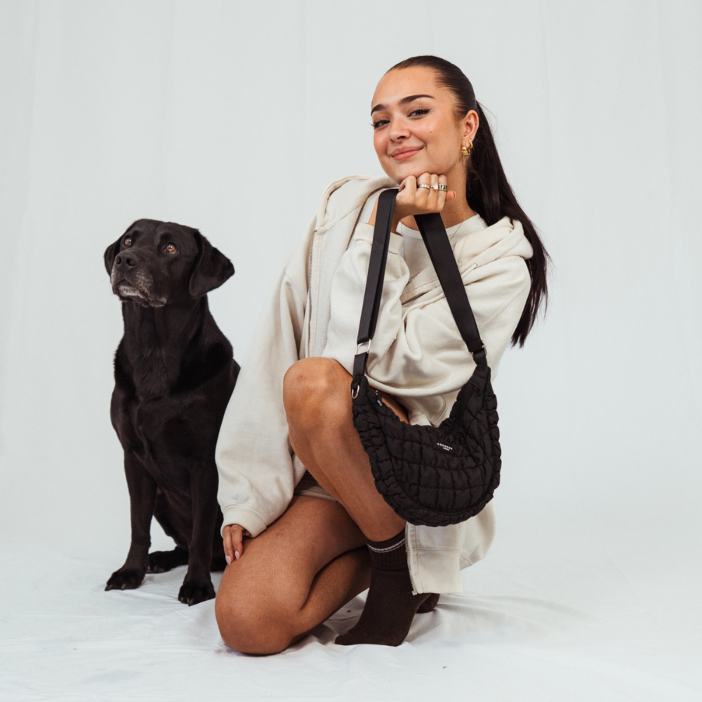 Cocopup London – wholesale Crossbody bag – Women's – Crossbody Crescent Dog Walking Bag - Onyx2