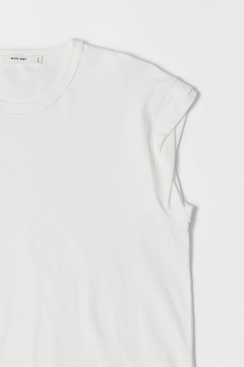 MOD REF - Vendita all'ingrosso Maglietta - Donna - The Remy Top | T-shirt a tunica muscolare con maniche arrotolate14