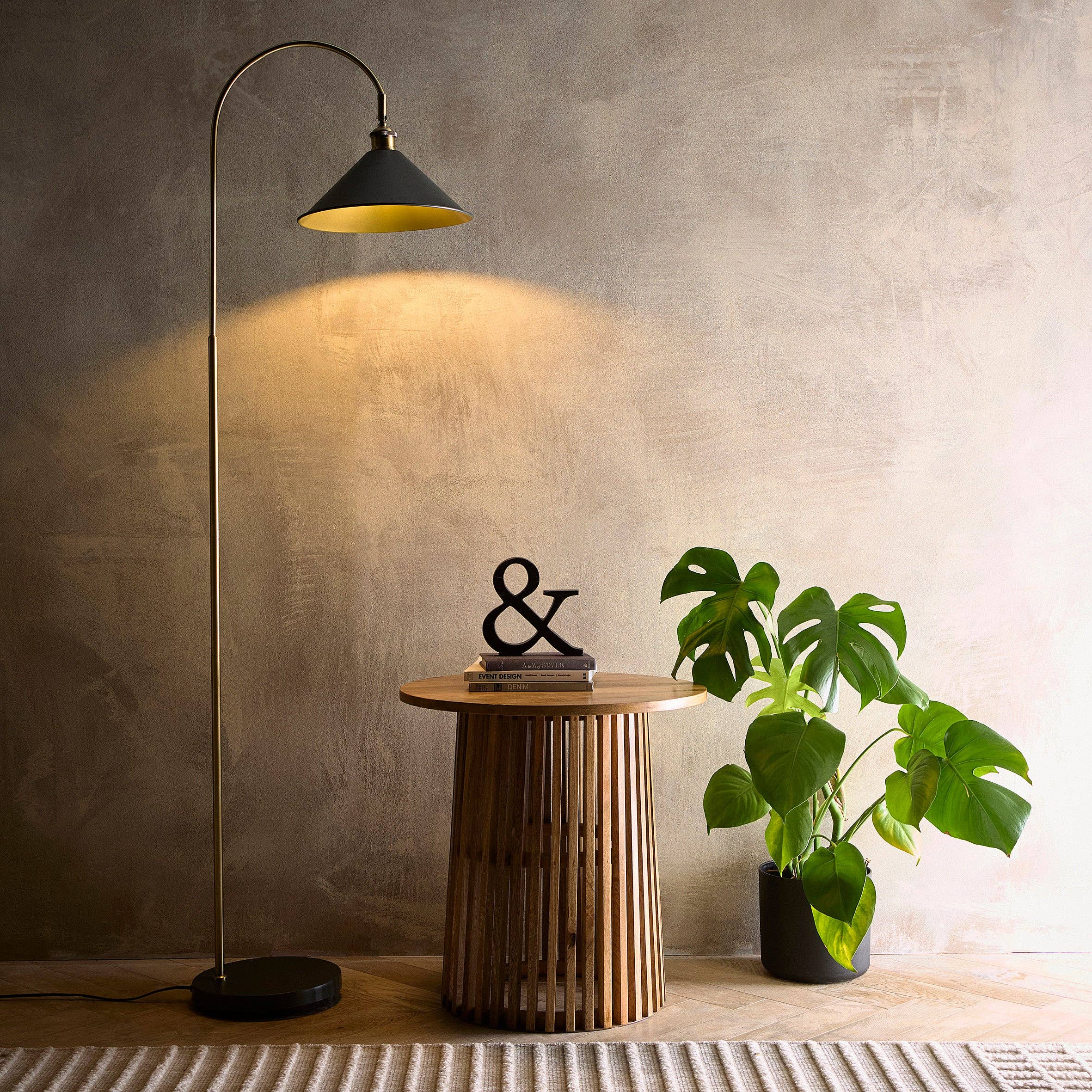 K LIVING – wholesale Floor lamp – Charcoal Painted Lamps with an Antique Brass finish Available in a Table Lamp, Floor Lamp and Ceiling Pendant2