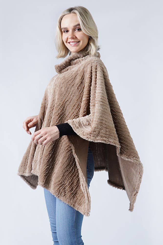 Hana - Wholesale Poncho - Women's - Stripe Pattern Faux Fur Poncho2