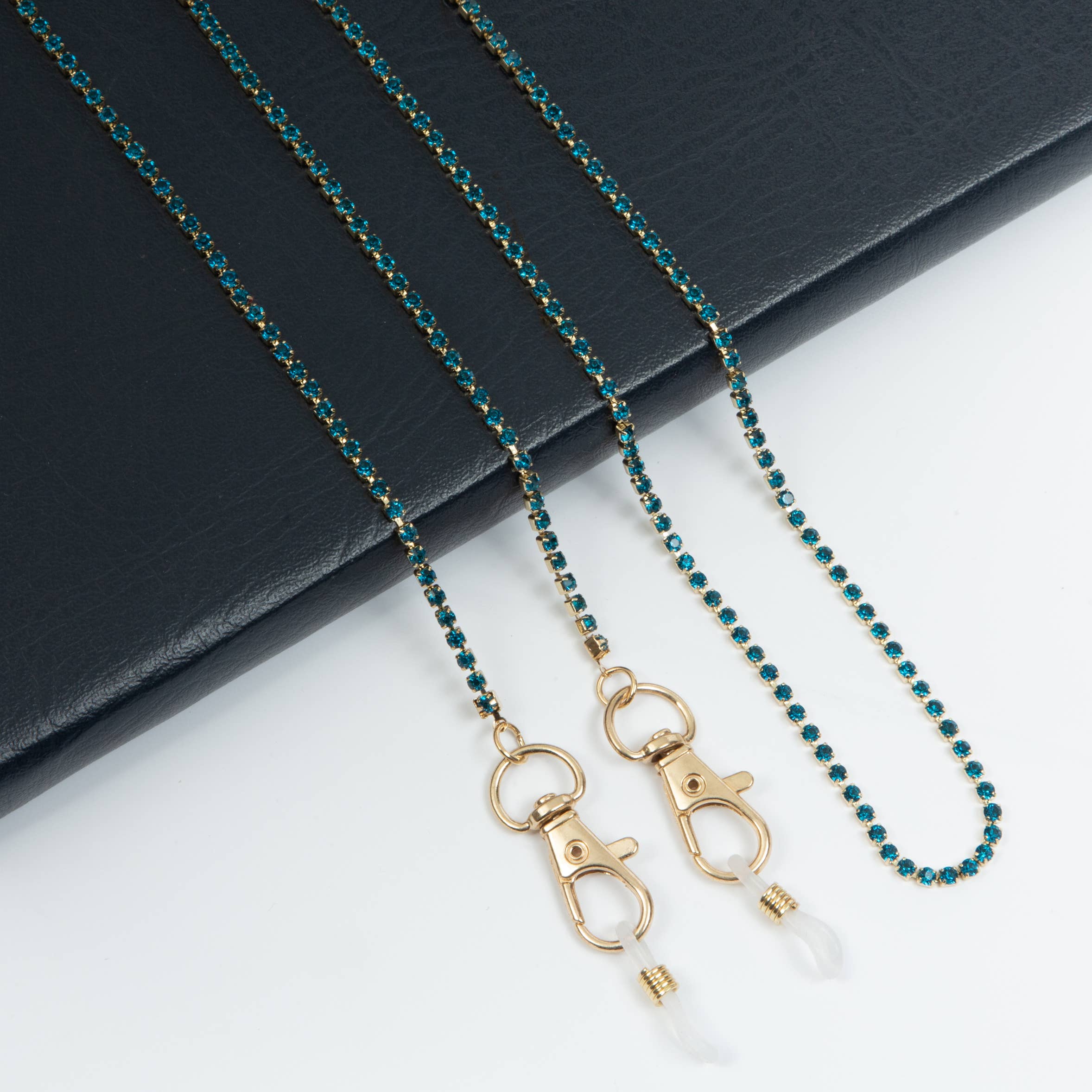 Ole - Wholesale Hoesjes voor (zonne)brillen - Dames - Brillenhouder met Strass N25383