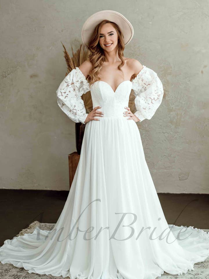 Robe de mariée en chiffon rustique avec manches longues bouffantes et décolleté cœur sans bretelles pour la vente par Amber Commerce Group, MB