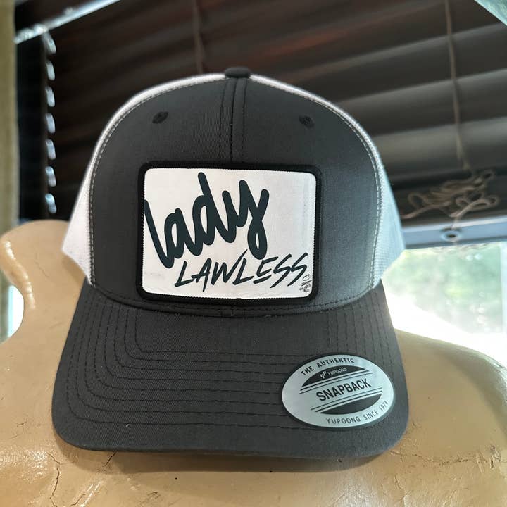 Chapeau Lady Lawless (options multicolores) pour la vente par Crooked Halo