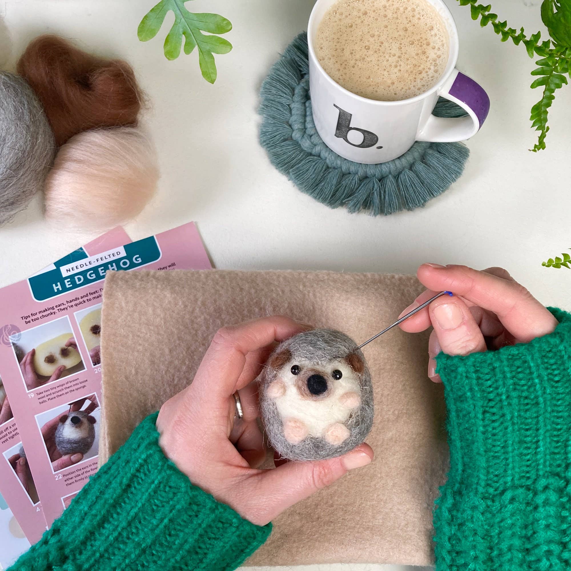 Bergin & Bath - Wholesale DIY Craft Kit - Needle Felting Kit, Hedgehog, Beginners, Creative Gift Idea1