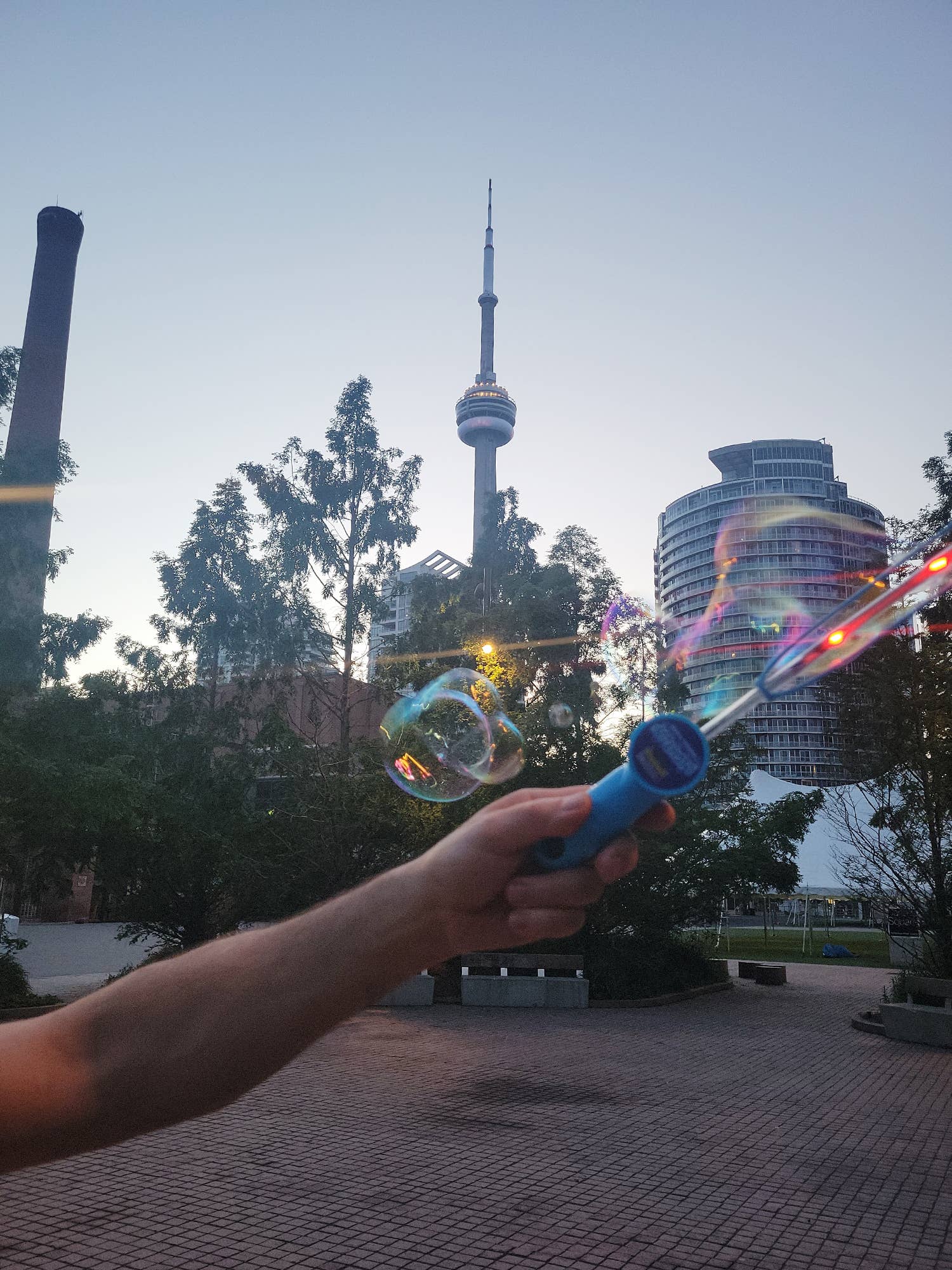 Wishbone Products - Wholesale Bubble Wand - Kids - LED 3 Color Light Up Motion Bubble Wand 5oz solution9