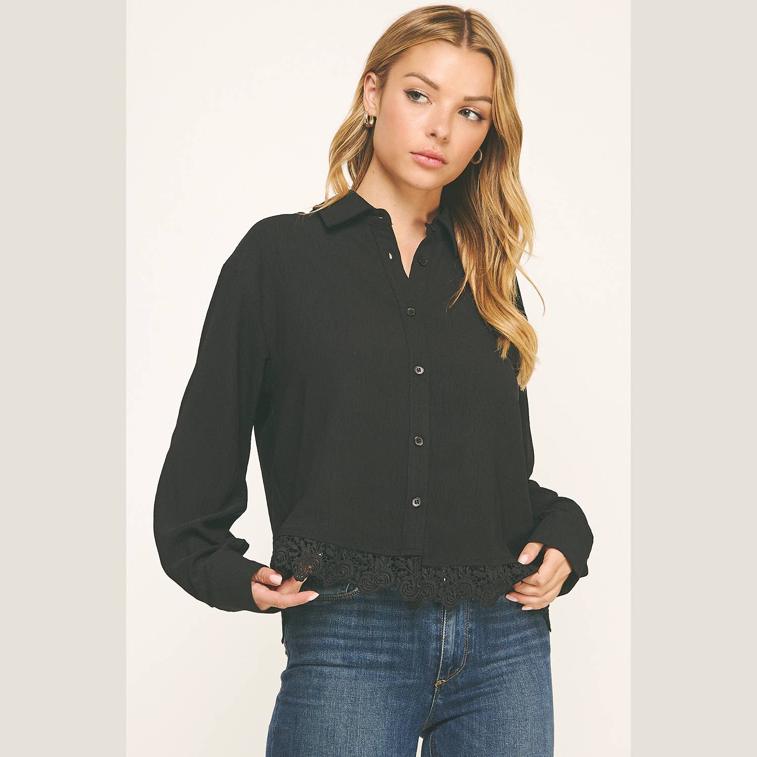 Winslow Collection - Vendita all'ingrosso Camicia button down - Donna - CAMICIA A MANICHE LUNGHE CON ORLO IN PIZZO CLASSICO CHARM6