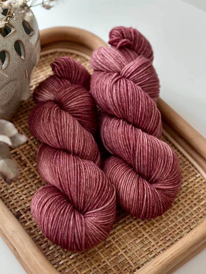 SuperSock DK Garn – Midnight Dance für den Großhandel von laurelknits