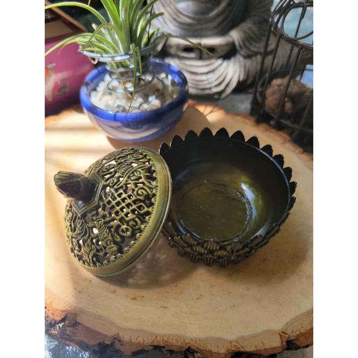My Magic Place Shop - Wholesale Incense Holder - Small Round Flower Top ,Incense Holder, Brass Metal Incense