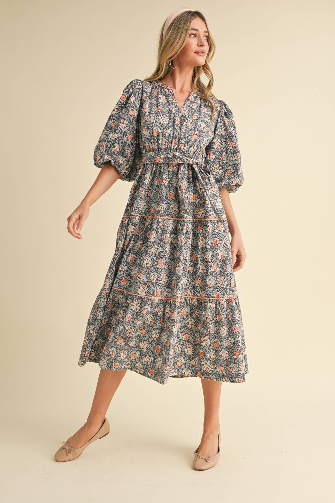 &MERCI - Wholesale Dress - Women's - BUBBLE SLEEVE LACE TRIM MIDI DRESS MDR343024