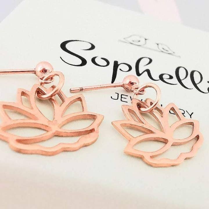 Rose gouden Lotus bloem oorknopjes voor wholesale door Sophellie Jewellery