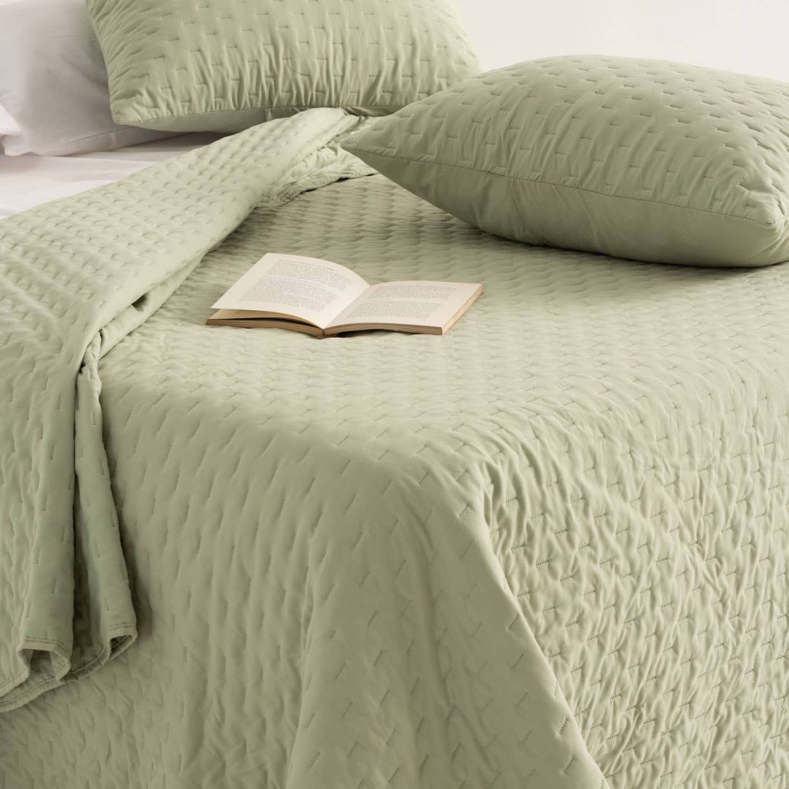 GAMUSI - Wholesale Quilt - NARA plain quilted bedspread with super soft touch22