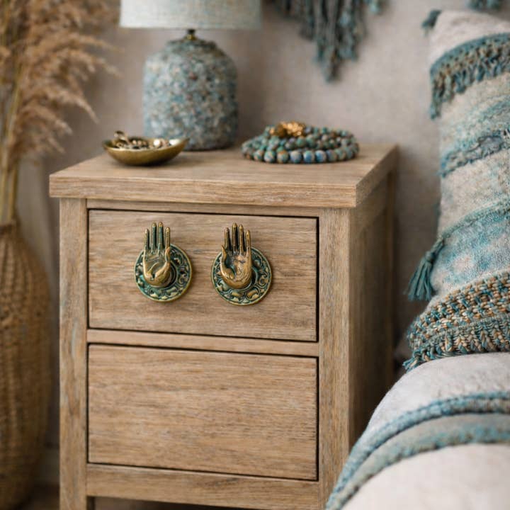 Set van 2 messing Boeddha Mudra handgrepen voor kasten en lades – Boho huis, yogastudio decor. voor wholesale door Ubud Glass