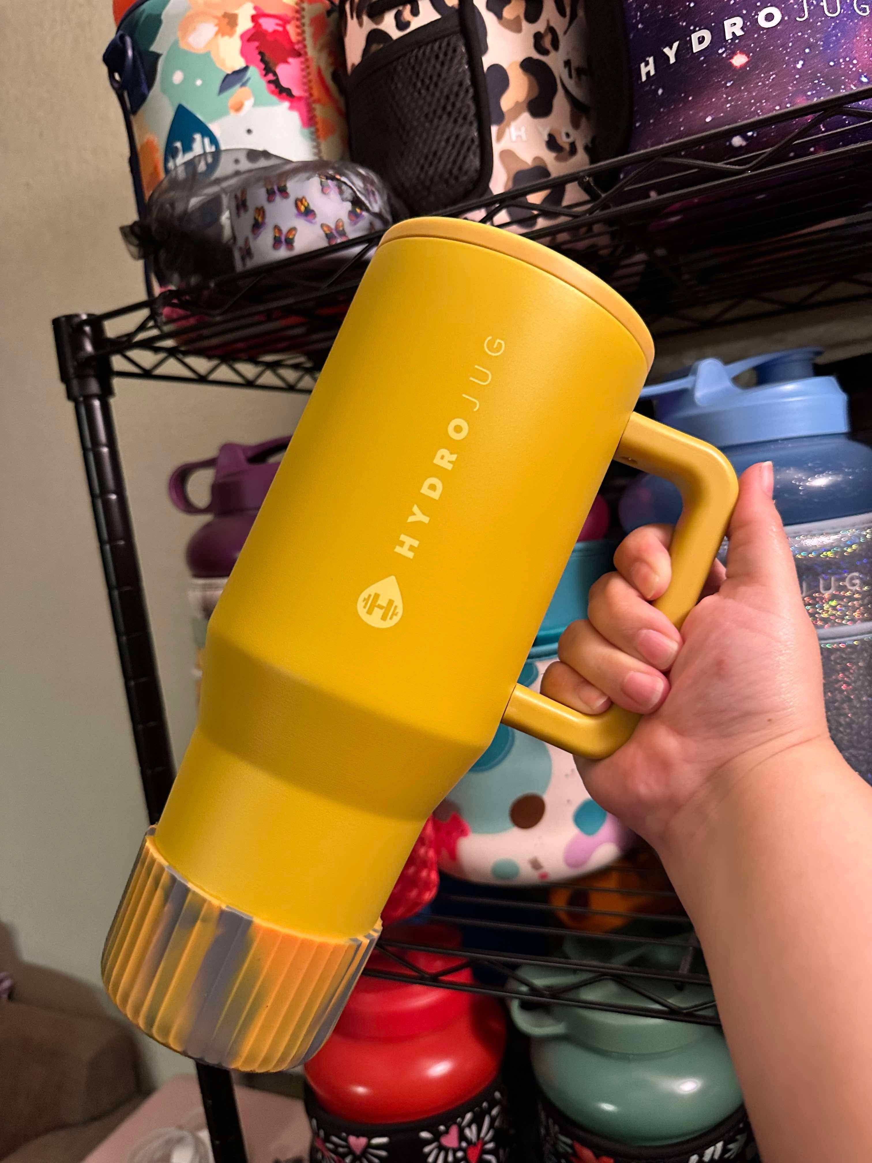 Olive Lane Accessories – wholesale Insulated mug/tumbler – Mustard Grey - FLUTED Silicone Tumbler Boot4