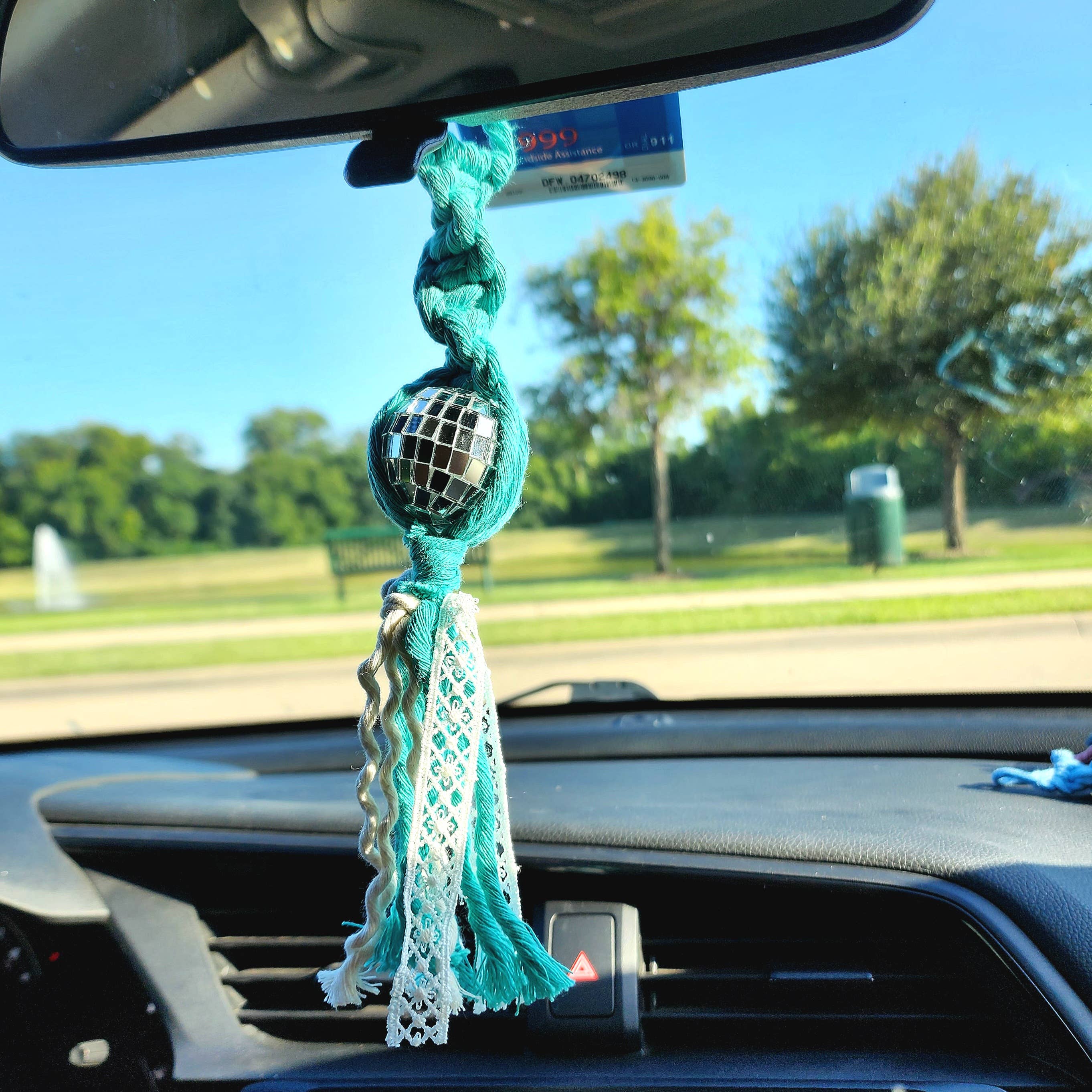 Handmade By Uruba – Amuleto decorativo para carro – Unissexo por atacado – Discoteca Ball Carro Artesanal Charm, Acessório para Carro Espelho Retrovisor1