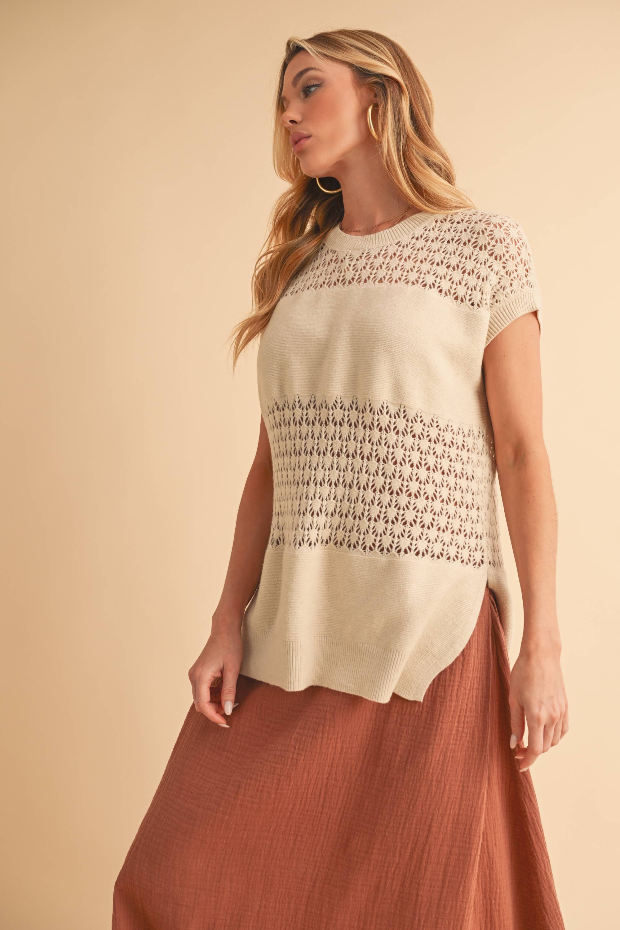 AEMI + CO – wholesale Stickad topp - Dam – 3231FN Ameena Öppen Stickad Meshlinne 117