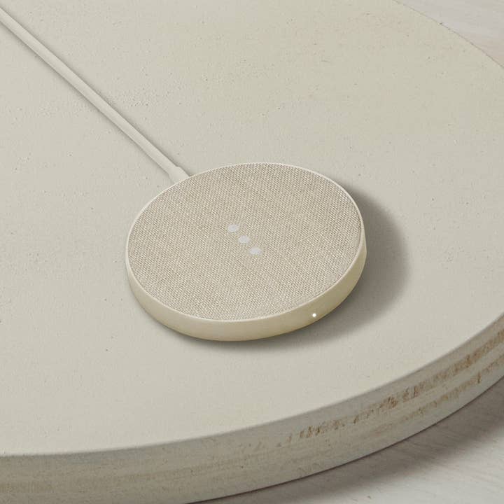 Courant - Wholesale Portable Charger - MAG:1 - Essentials Linen Wireless Charger (Magnetic)