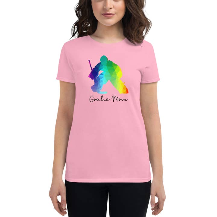 Celly Threads Hockey – Großhandel T-Shirt mit Siebdruck – Damen – Rainbow Goalie Mom Kurzarm-T-Shirt für Damen2