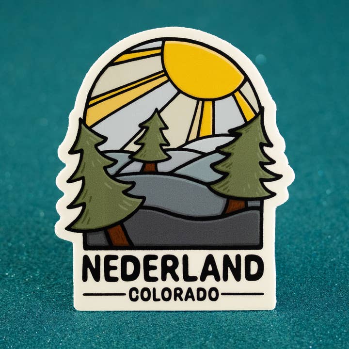 Nederland, Colorado - Adesivo in vinile per esterni con alberi per la vendita all'ingrosso da parte di Little Hiker Bird