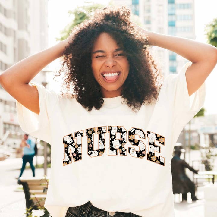 T-shirt/sweat-shirt Ghost Nurse d'automne effrayant pour la vente par Rad & Cove