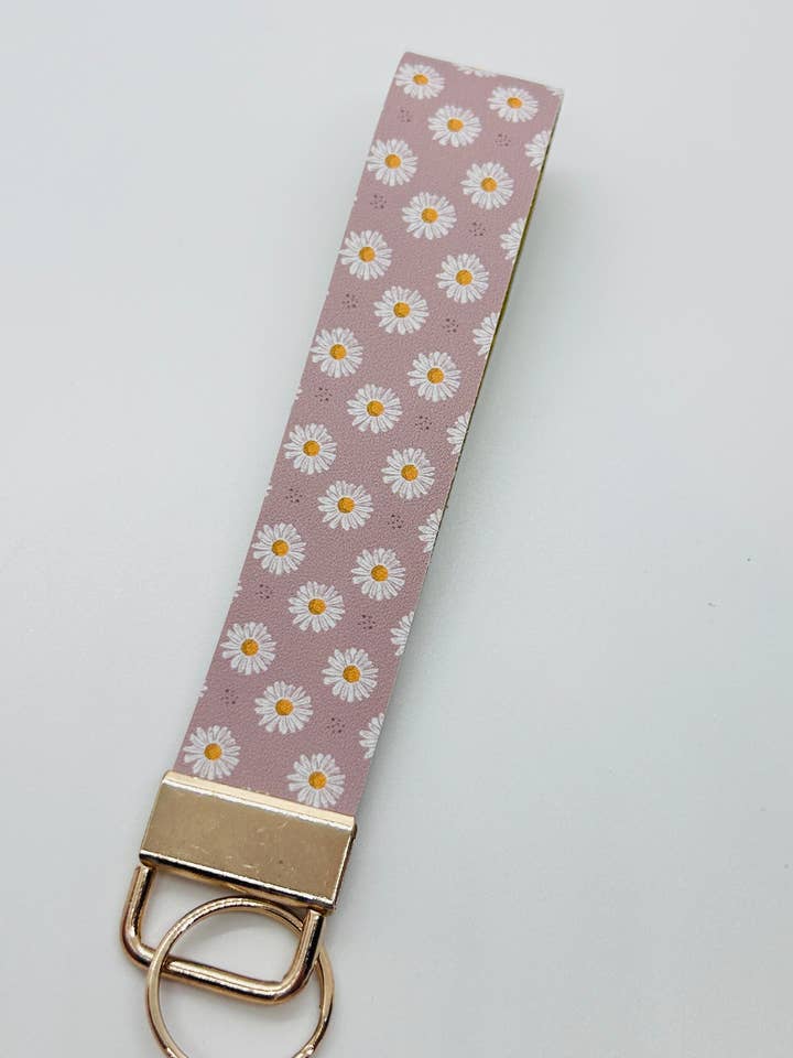 Porte-clés Daisy Nude pour la vente par Sidekick Keychain Supply