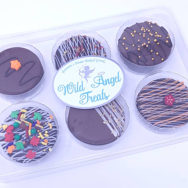 Wild Angel Treats, LLC - Wholesale Chocolate Covered Sweets - Autumn/Thanksgiving Chocolate Covered Oreos - Singles2