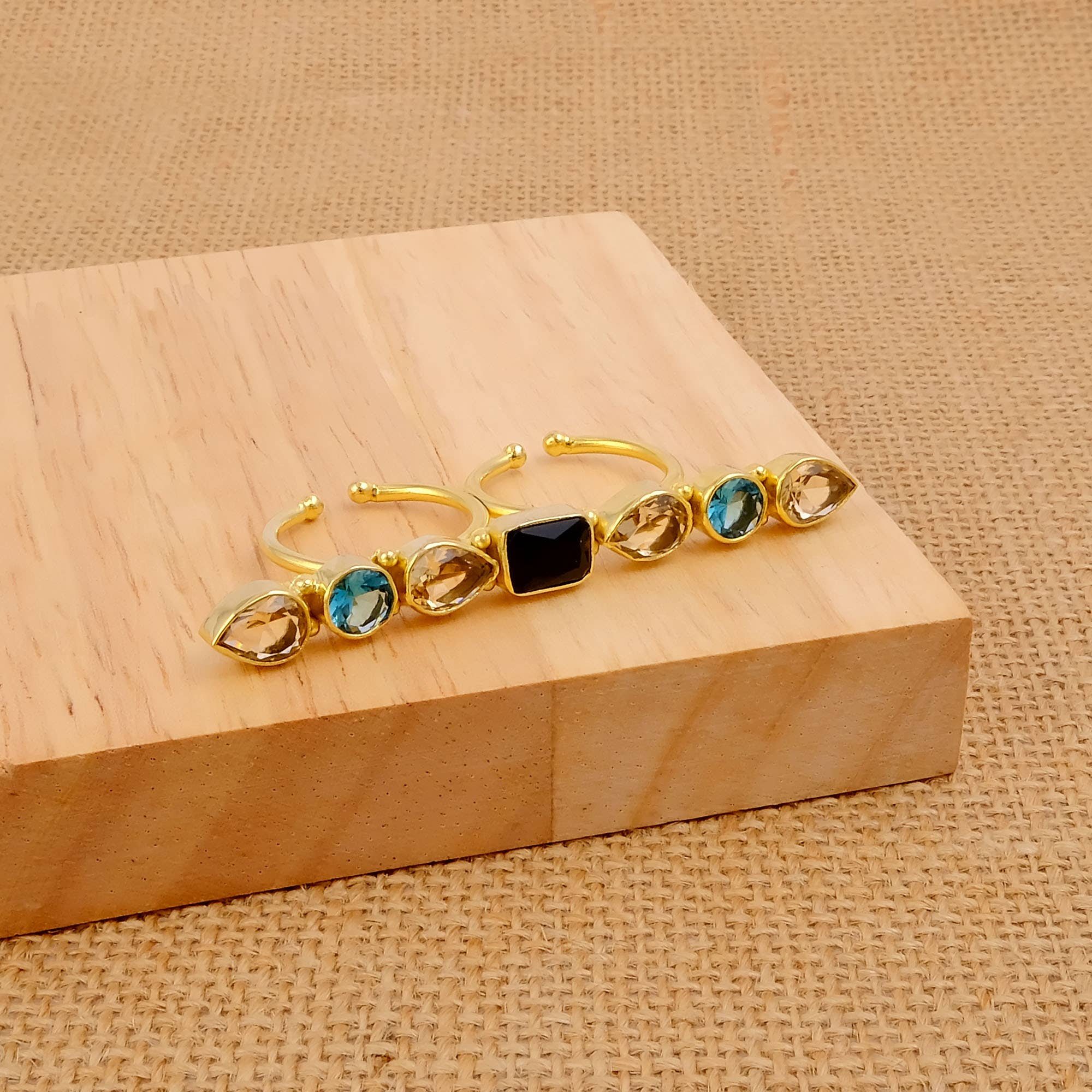 El Joyero - Vente Bague avec plusieurs pierres - Bagues artisanales à triple pierre en onyx noir, morganite et topaze bleue3