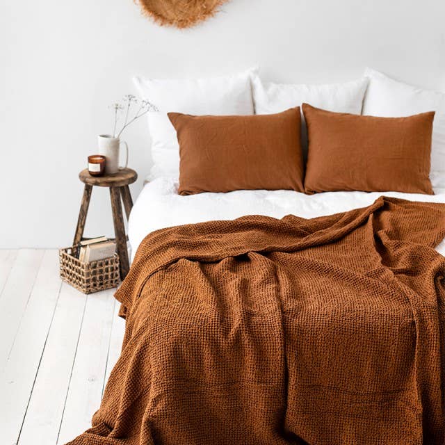 MagicLinen - Wholesale Bedding Blanket - Linen waffle blanket in various colors