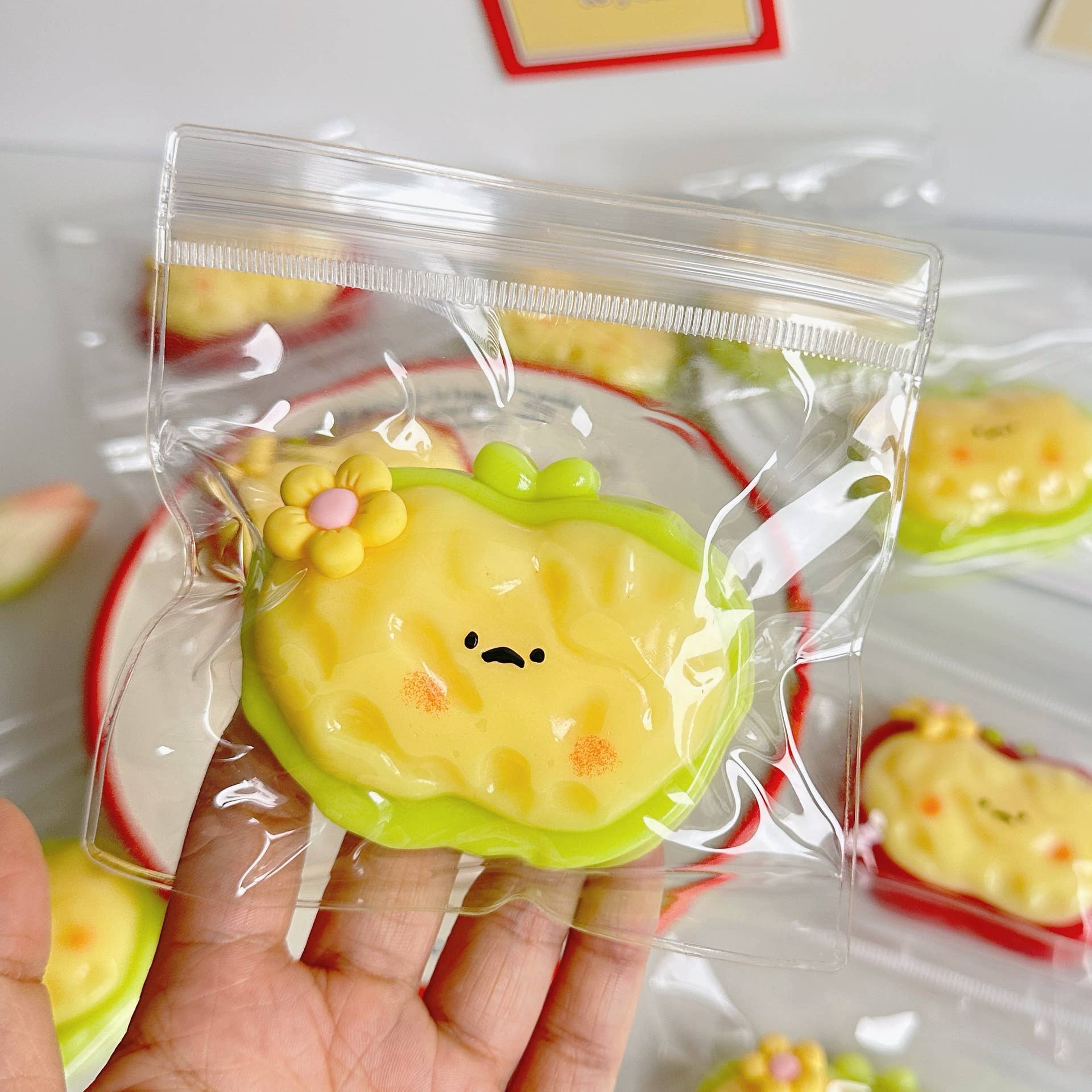 Sparkling Extras - Vente Jouet mou – enfant et bébé - Jouet Squishy Taba Pomme Rouge Mignonne Anti-Stress3